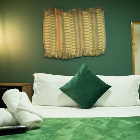 Africa House-Casa Hotel Laureles-La70 Меделин Екстериор снимка