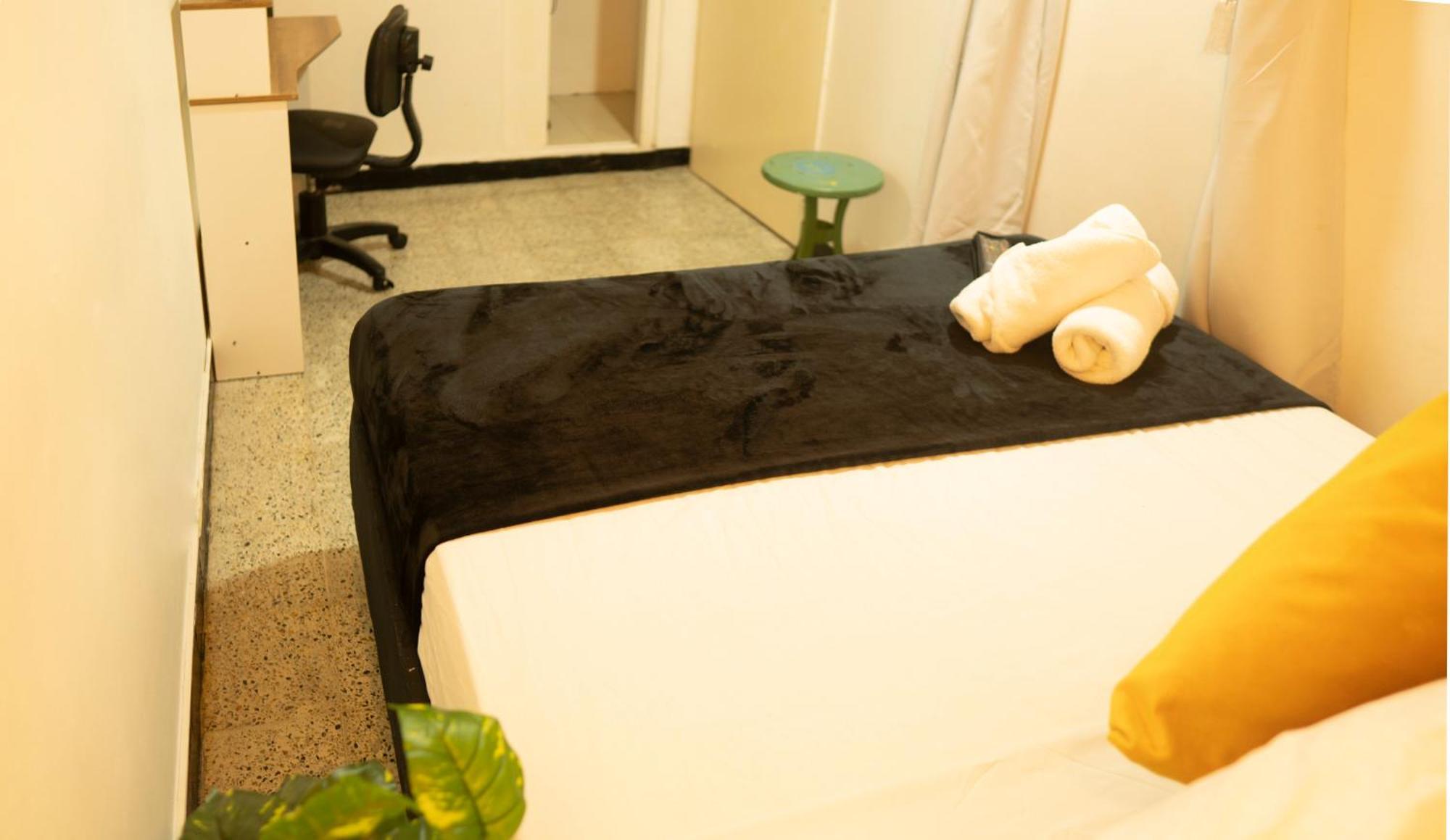 Africa House-Casa Hotel Laureles-La70 Меделин Екстериор снимка