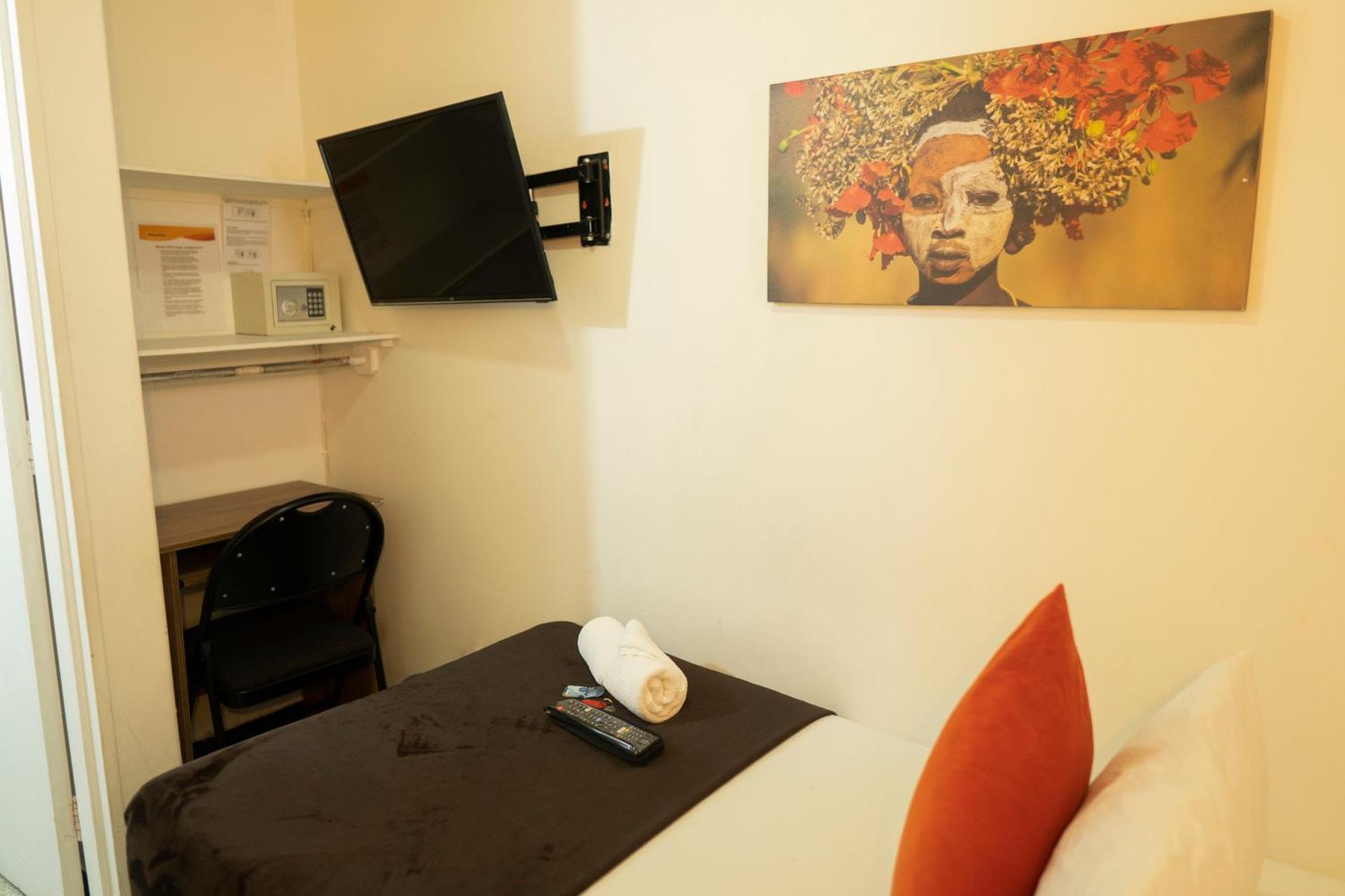 Africa House-Casa Hotel Laureles-La70 Меделин Екстериор снимка