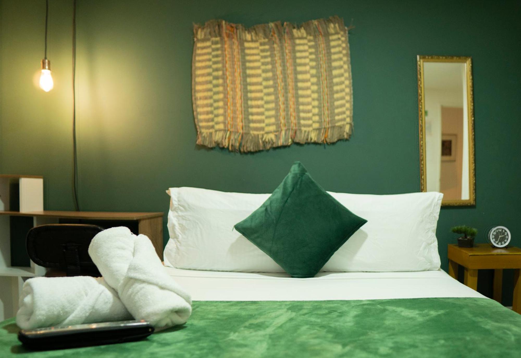 Africa House-Casa Hotel Laureles-La70 Меделин Екстериор снимка