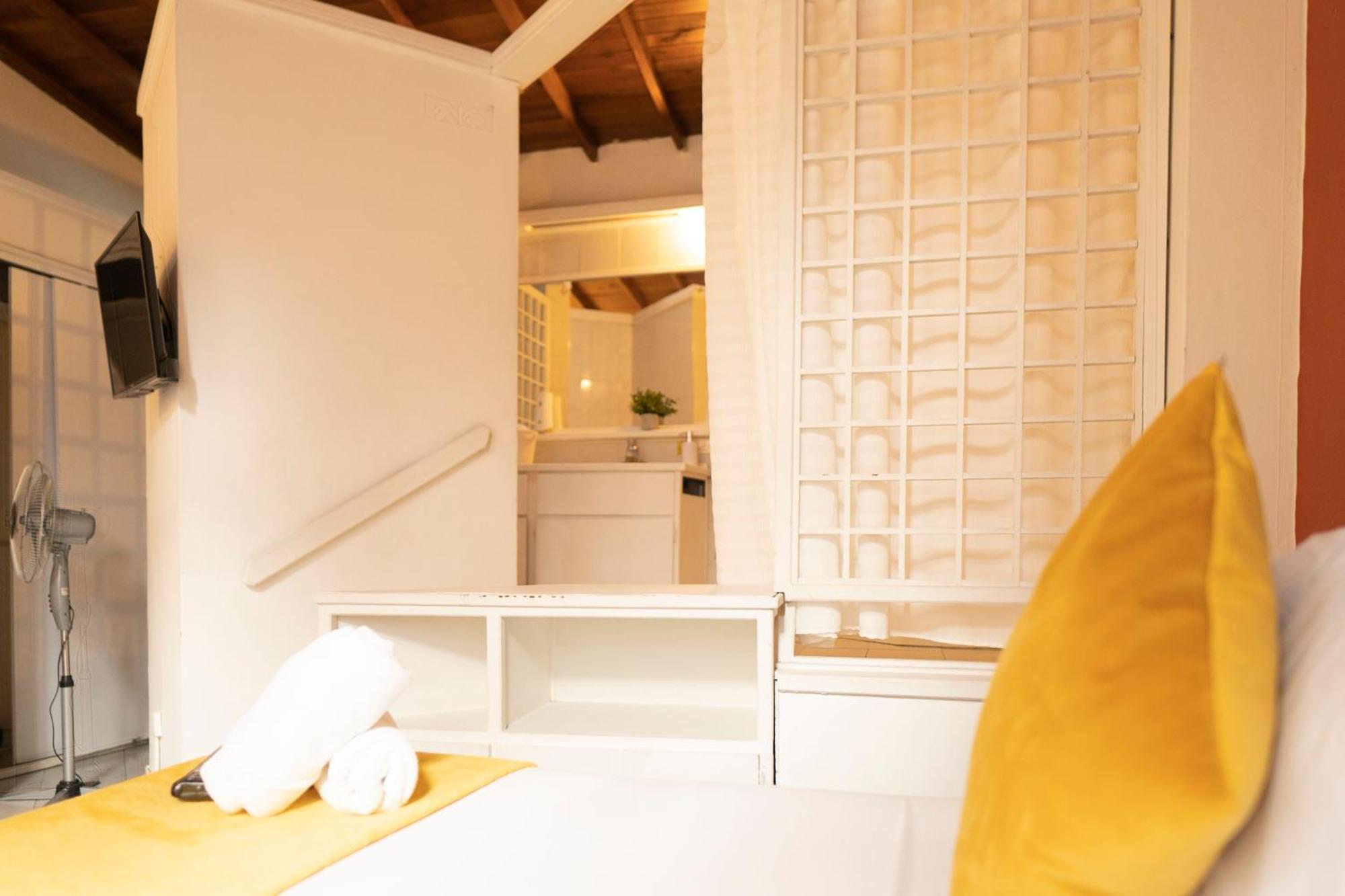 Africa House-Casa Hotel Laureles-La70 Меделин Екстериор снимка