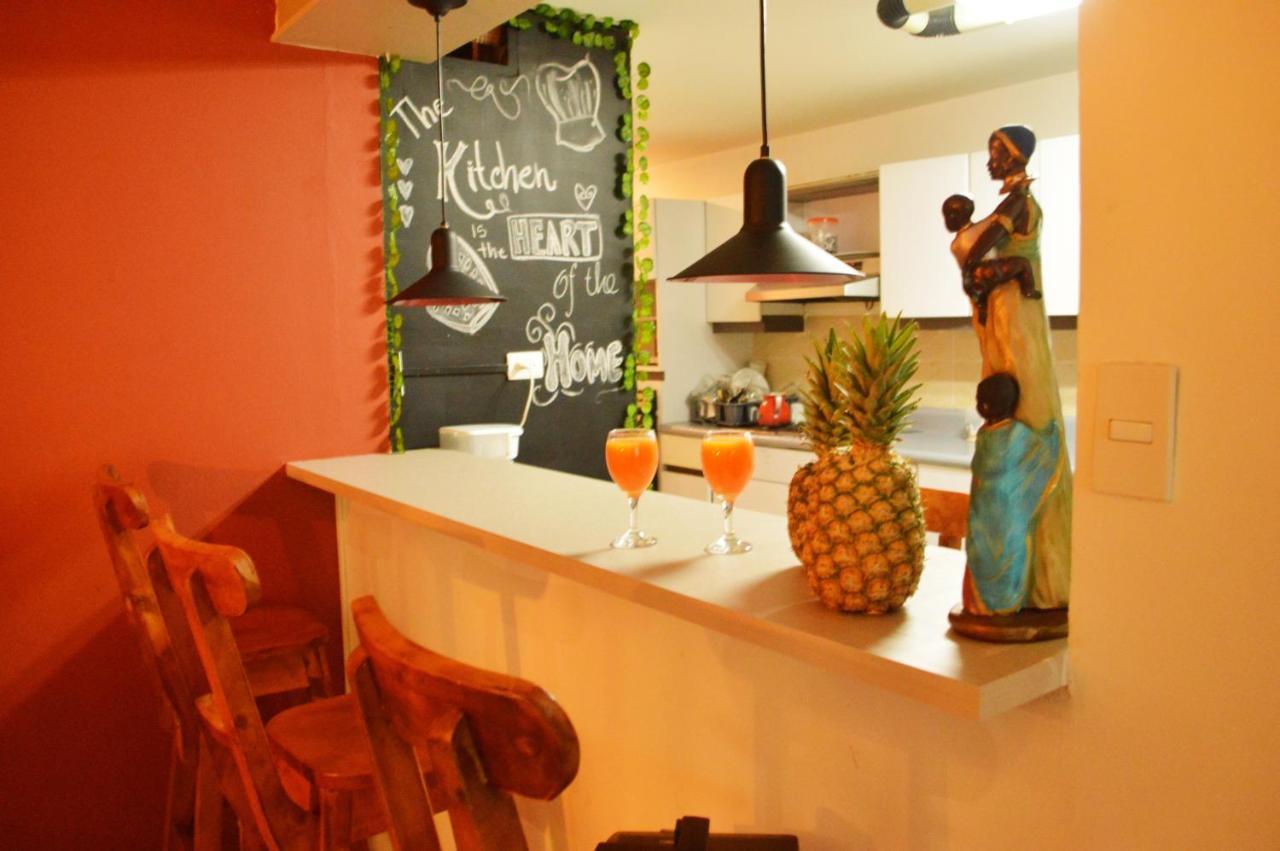 Africa House-Casa Hotel Laureles-La70 Меделин Екстериор снимка