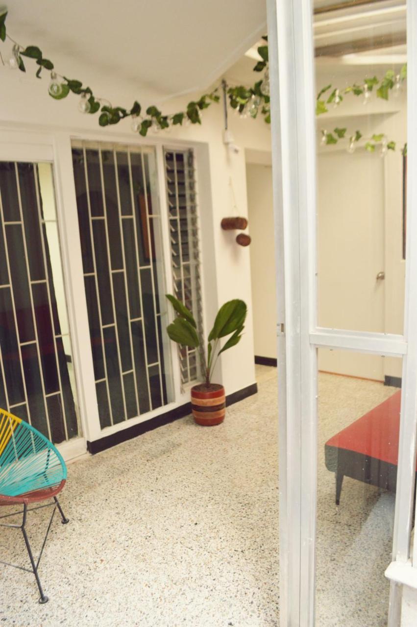 Africa House-Casa Hotel Laureles-La70 Меделин Екстериор снимка